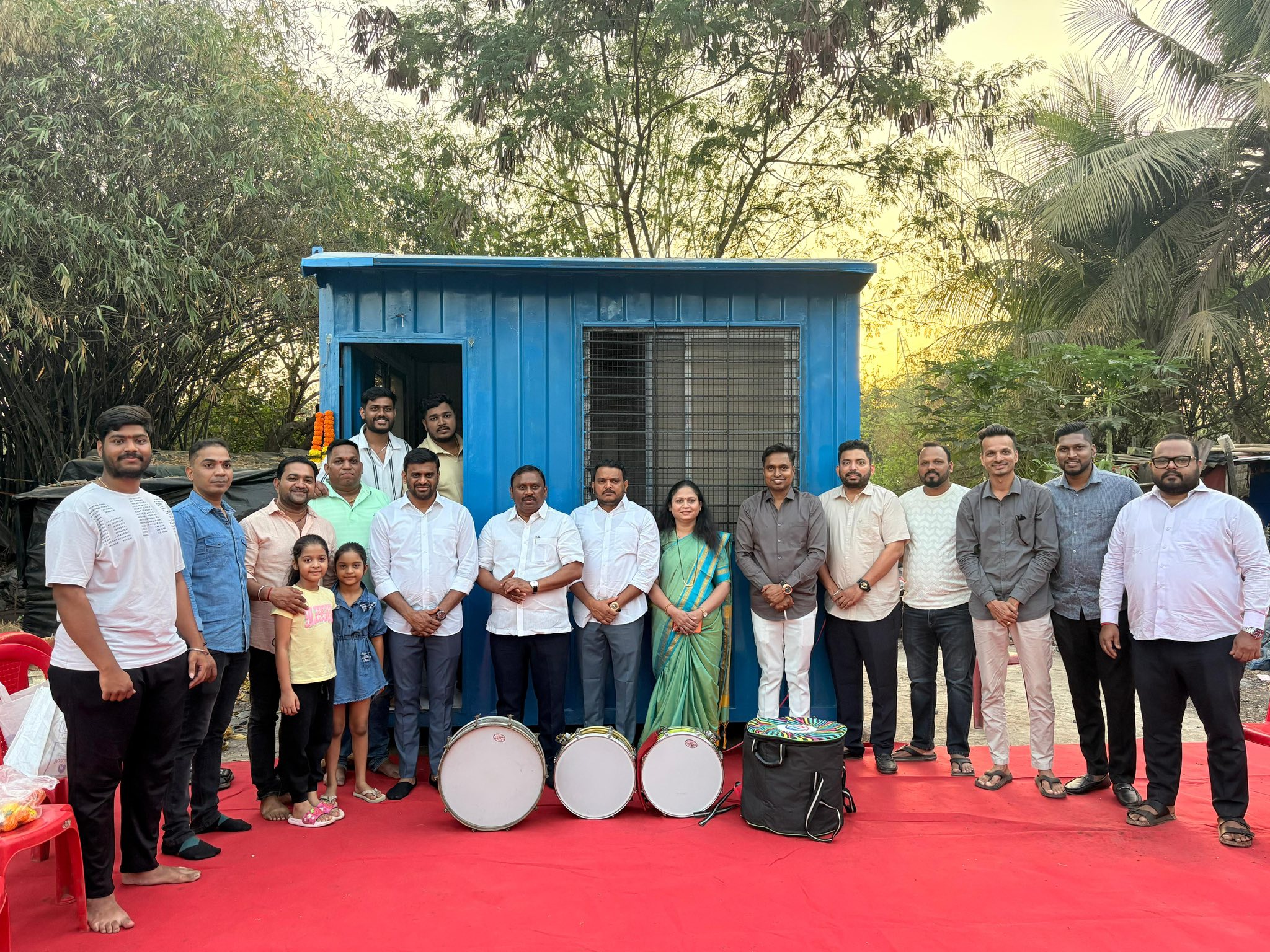 आगरी-कोळी समाजाचे पारंपरिक वाद्य असलेल्या 'ब्रास बँड'ची परंपरा टिकावी व कलेला प्रोत्साहन देण्यासाठी वाशी गावातील गावदेवी येथे 'ब्रास बँड'मधील वाद्ये आणि साहित्य सुरक्षित ठेवण्यासाठी तयार करण्यात आलेल्या कंटेनर रुमचे उद्घाटन