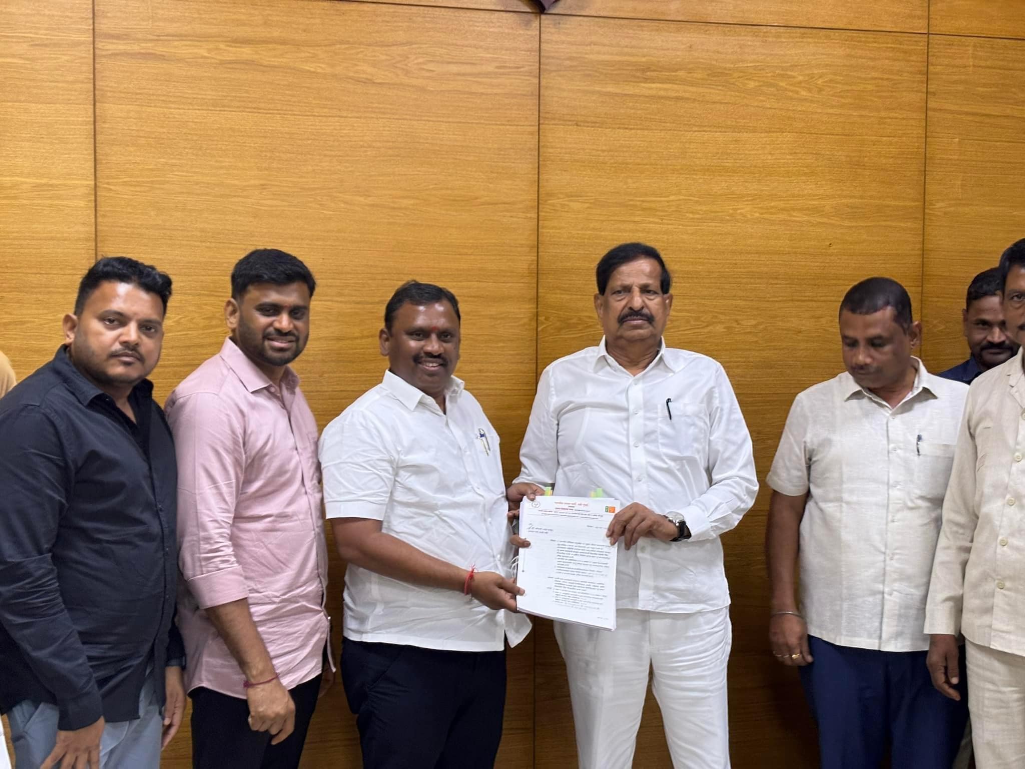 भारतीय संविधान व वन कायद्याचे उल्लंघन करून शासनाची व न्यायालयाची फसवणूक करून कांदळवन संरक्षणाच्या नावाखाली बांधण्यात येणाऱ्या भिंतीला वाशीगांव ग्रामस्थांचा पुन्हा तीव्र विरोध.