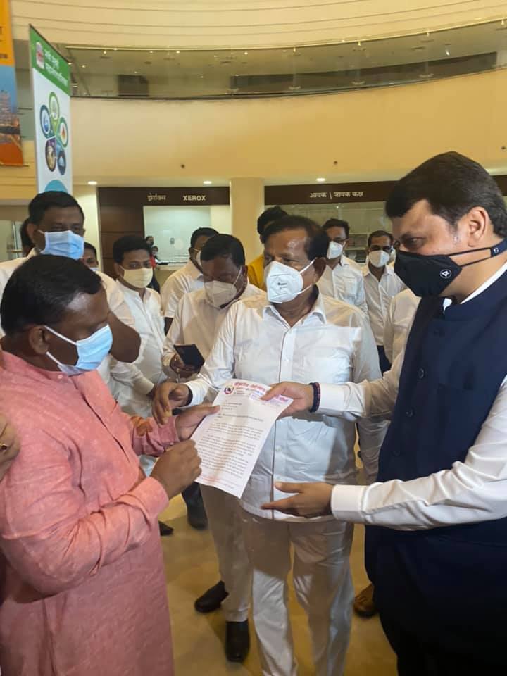 नवी मुंबई मधील रिक्षा चालकांचे विविध समस्या संदर्भात